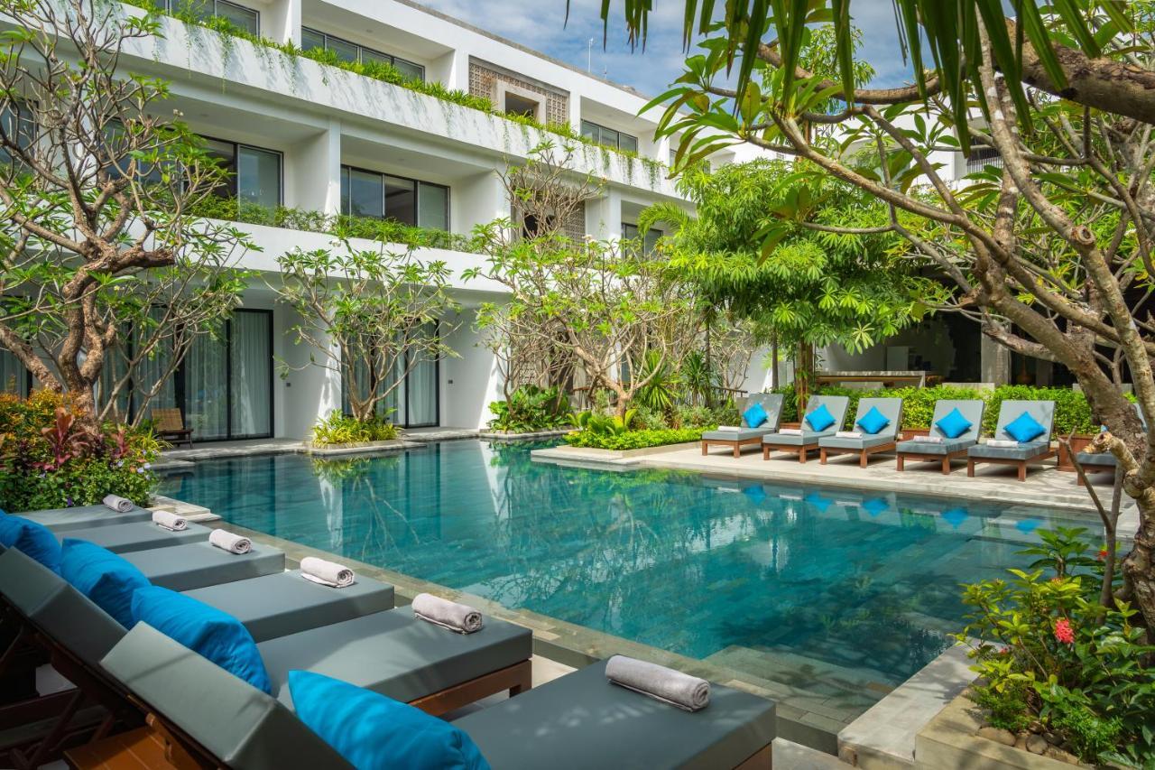 Eightfold Urban Resort 暹粒 外观 照片 The hotel's pool