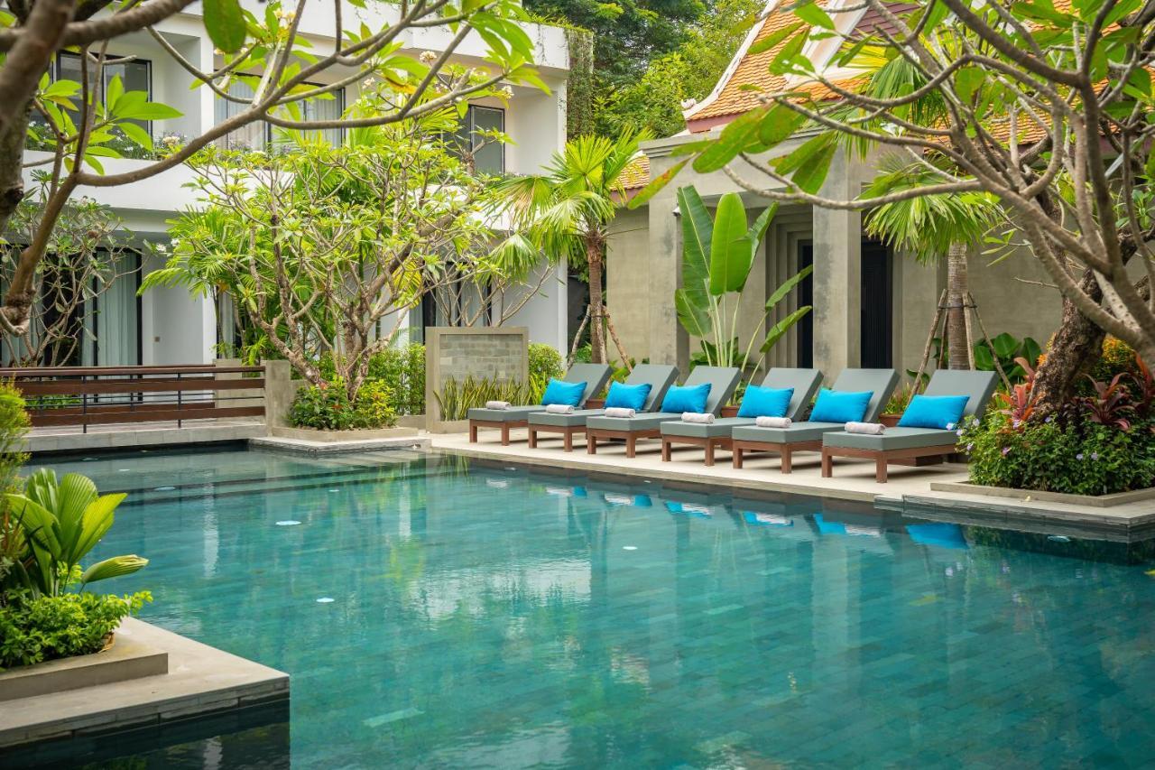 Eightfold Urban Resort 暹粒 外观 照片 The swimming pool at the hotel