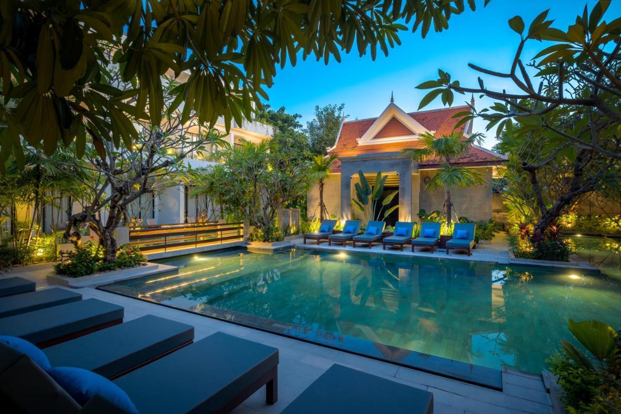 Eightfold Urban Resort 暹粒 外观 照片 The hotel's swimming pool
