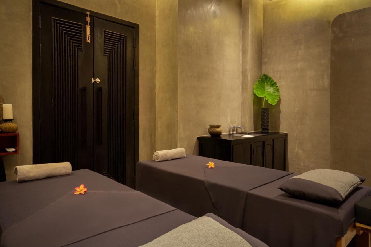 Eightfold Urban Resort 暹粒 外观 照片 A spa treatment room