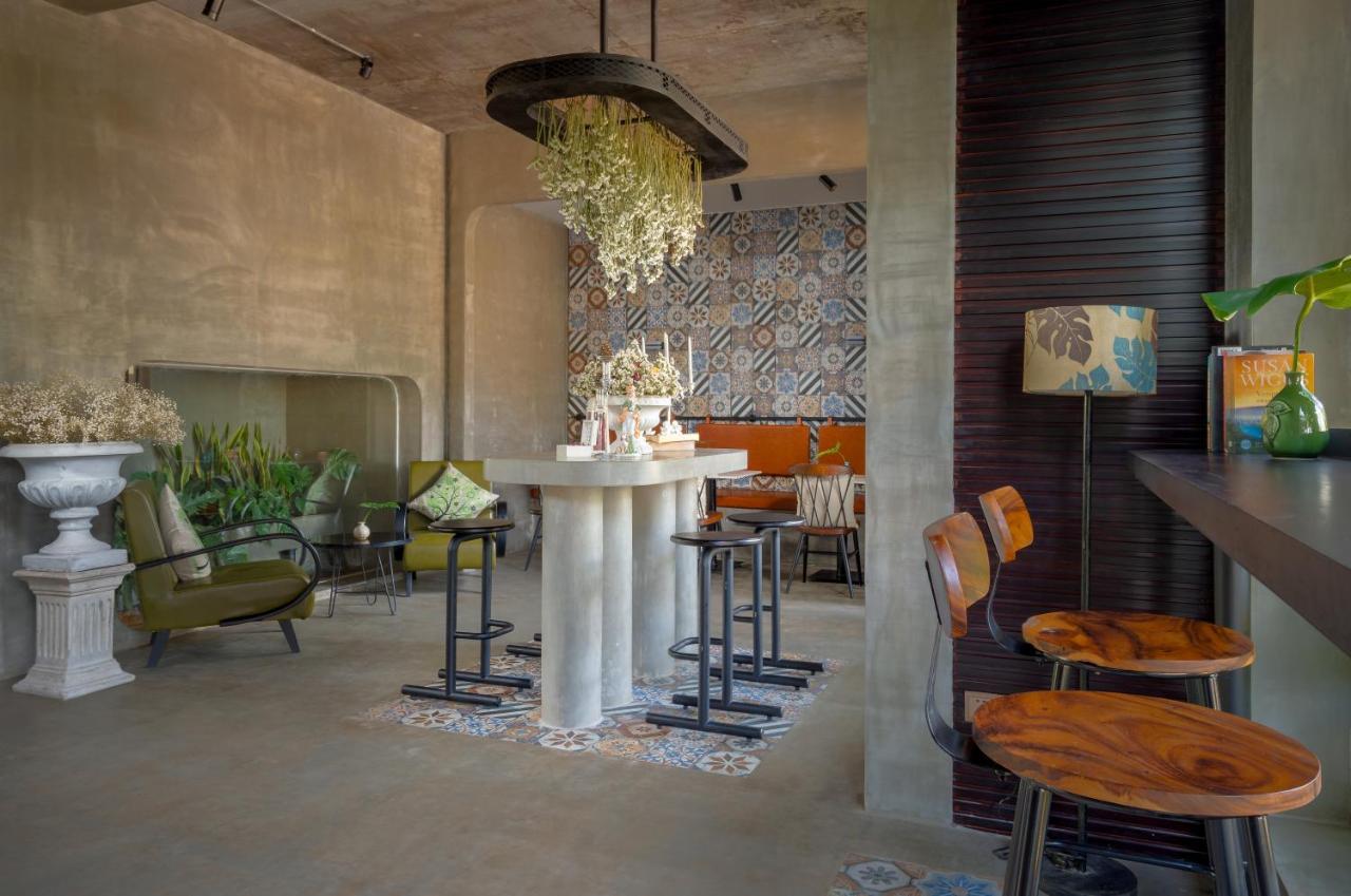 Eightfold Urban Resort 暹粒 外观 照片 The interior of the restaurant