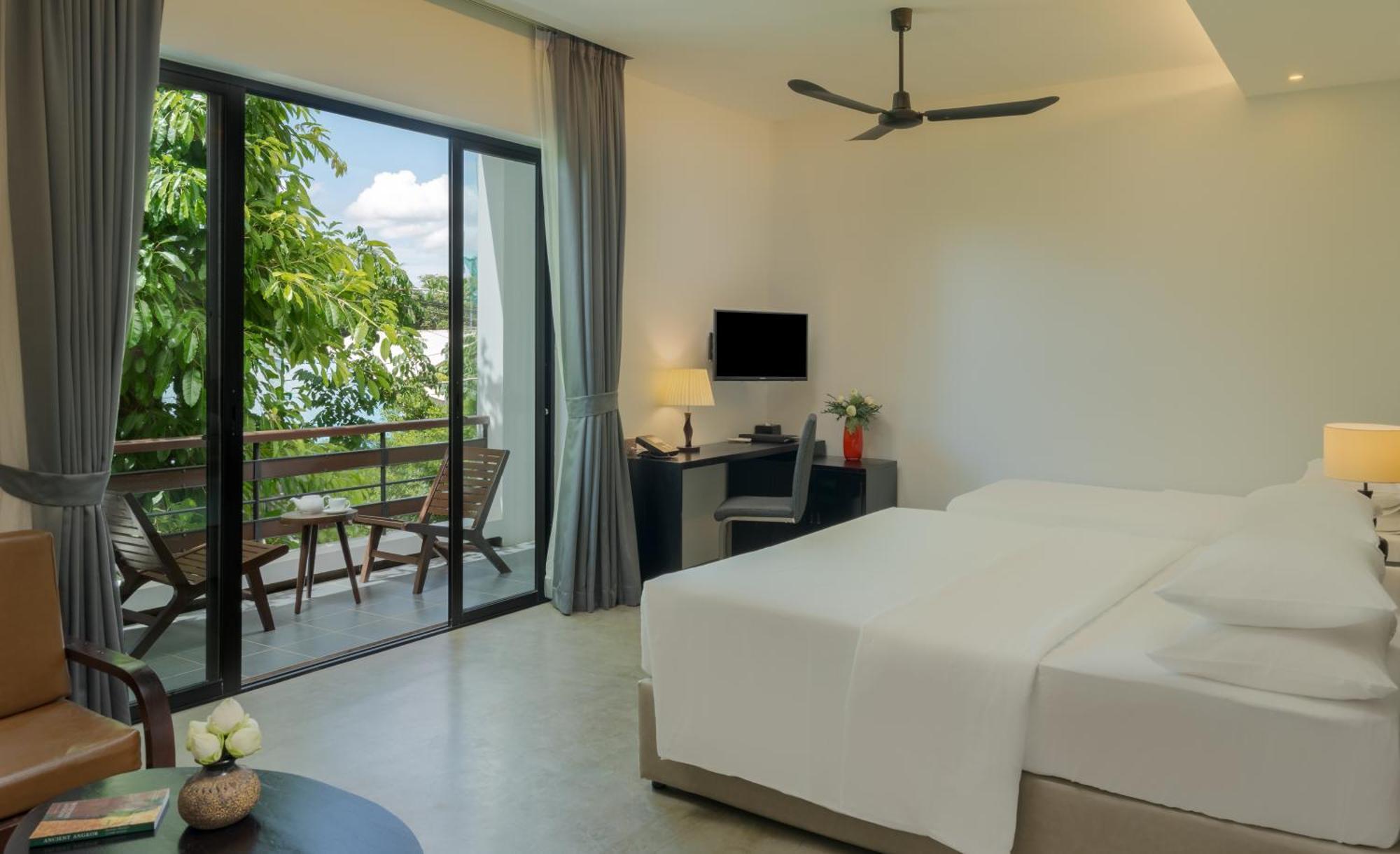 Eightfold Urban Resort 暹粒 外观 照片