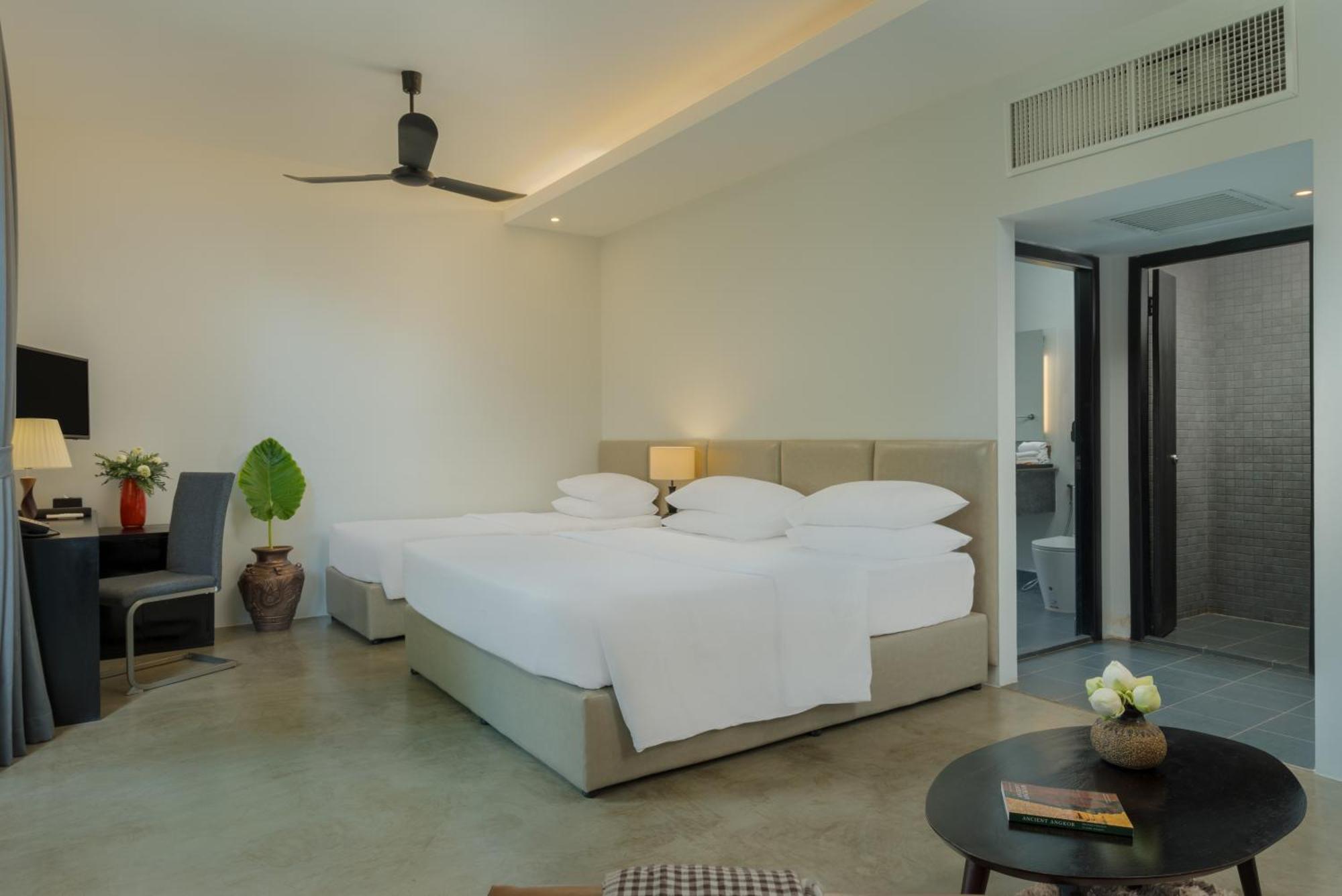 Eightfold Urban Resort 暹粒 客房 照片 Deluxe Room